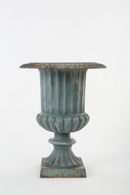 Copa Medicci rallada de  hierro fundido gris envejecido