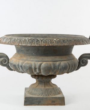 French Garden Cup, gray, made of cast iron, antiqued