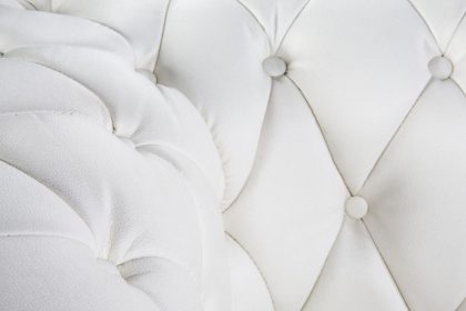 Sofá Chesterfield de 3 plazas en color blanco