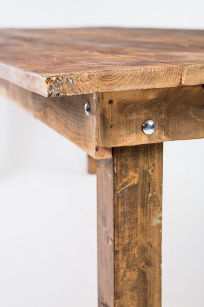 Mesa Rústica de Madera