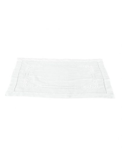 Linen placemat with hemstitches