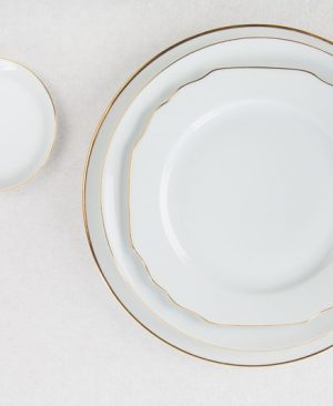 Vajilla de Porcelana blanca filo dorado