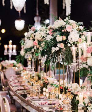 Mesa espejo y madera dorada, ovalada estilo Art Deco para 20 comensales